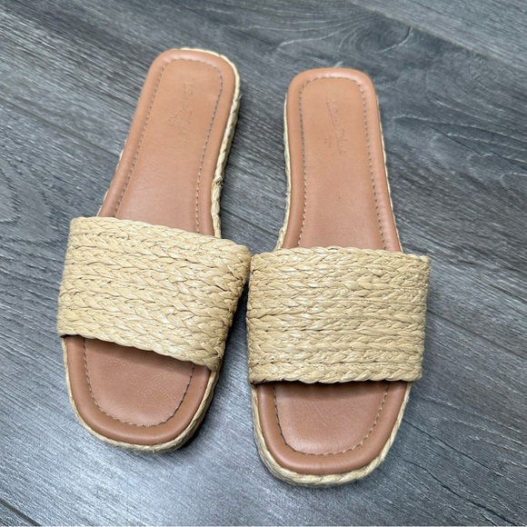 Universal Thread Shoes - Gently used Espadrille Slides